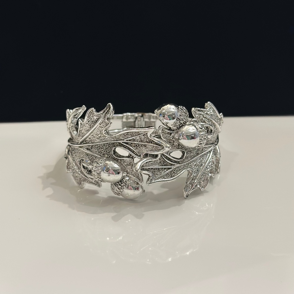 Vintage Silver Tone Oak Leaf and Acorn Clamper Bracelet